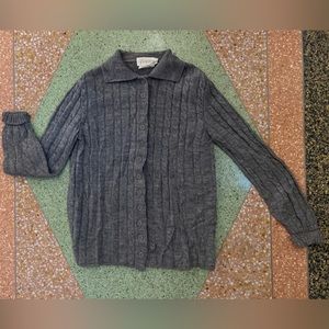 Vintage 60s- early 70s mens Jantzen gray ribbed cardigan ! Size 40.